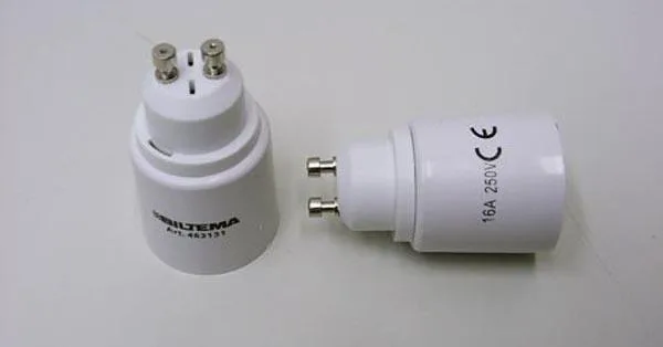Adattatore portalampada «Lampunkanta-adapteri GU10 / E27, Lampunkanta-adapteri E14 / E27» (Biltema)