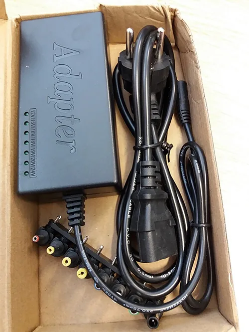 Adattatore di potenza «Laptop/tablet charger» — foto 1 dell'alert A12/00883/20