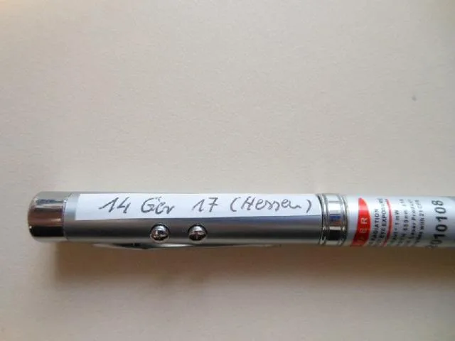 Puntatore laser &amp; #13; &amp; #13; «Laser &amp; Led Pen» — foto 4 dell'alert A12/1339/12