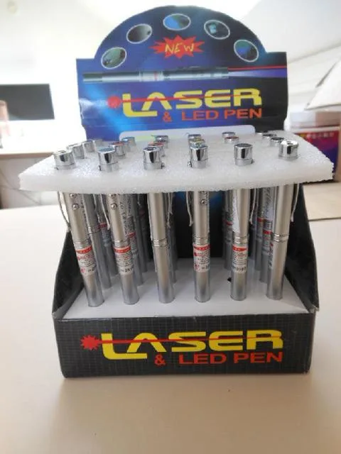 Puntatore laser &amp; #13; &amp; #13; «Laser &amp; Led Pen» — foto 6 dell'alert A12/1339/12