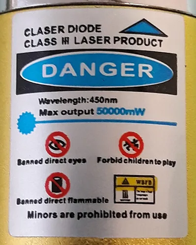 Puntatore laser con caricabatterie «LASER (on the packaging); Li thium battery charger (on the charger)» — foto 2 dell'alert A12/01832/20