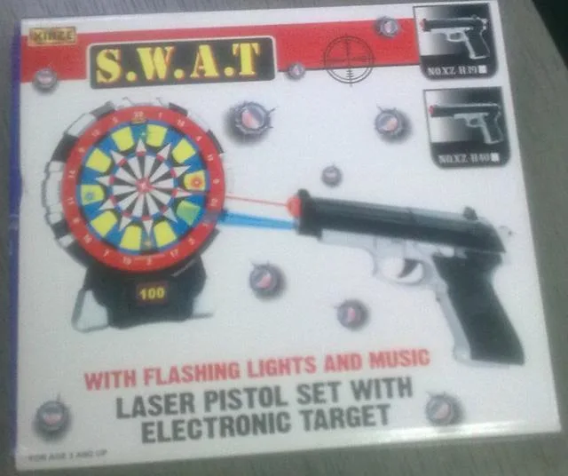 Pistola giocattolo «Laser Pistol Set with Electronic Target, S.W.A.T.» (Xinze)