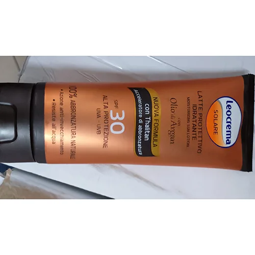 Latte di protezione solare «Latte protettivo idratante» (Leocrema)