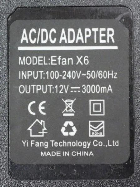 Caricabatterie «LCD Universal charger» — foto 3 dell'alert A12/0011/19