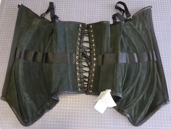 Corsetto in pelle «LE-Corsage S SW» — foto 3 dell'alert A12/1011/18
