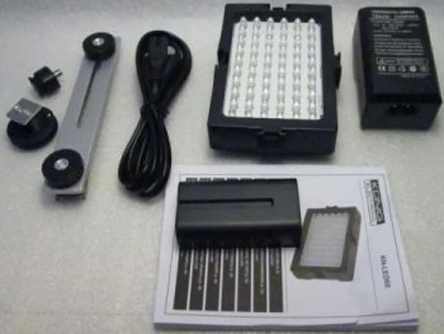 Luce della fotocamera a LED fornita con un caricabatterie «LED Camera Light 60 LEDs» — foto 3 dell'alert A12/0988/13