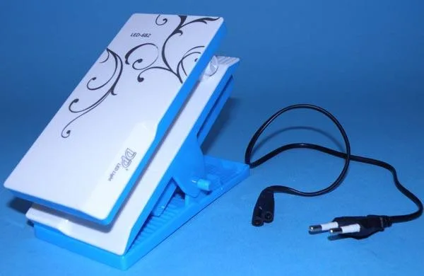 Lampada da tavolo «LED clip-on & foldable desk lamp» — foto 2 dell'alert A12/0322/17