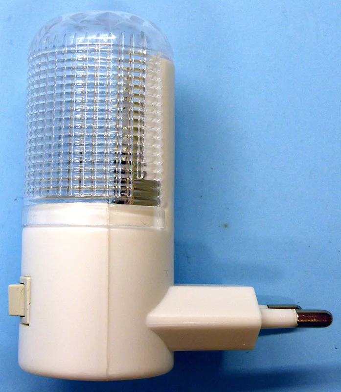 Luce notturna «LED DIM NIGHT LIGHTING / LED lámpa» (Qiaolian)