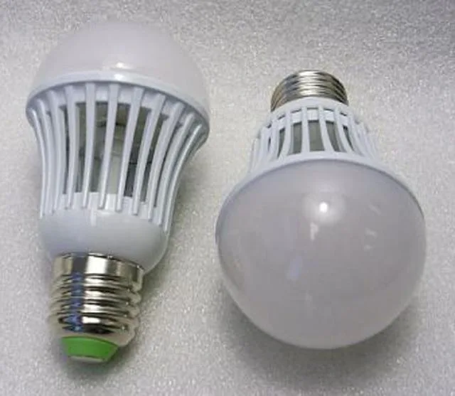 Lampada del LED &amp; #13; &amp; #13; «LED energie» — foto 1 dell'alert A12/1695/12