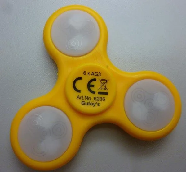 Filatore Fidget «LED FInger Twister» — foto 3 dell'alert A12/0518/18