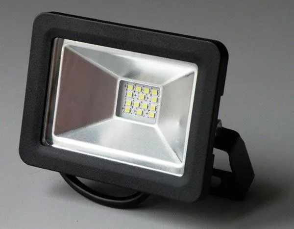 Proiettore a LED «LED FLOODLIGHT / LED REFLEKTOR» — foto 3 dell'alert A12/0706/18