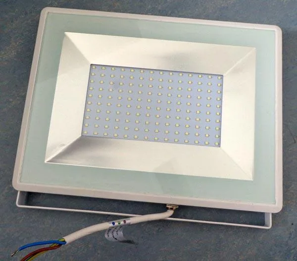 Proiettore a LED «LED Floodlight SMD Series» — foto 3 dell'alert A11/0052/19
