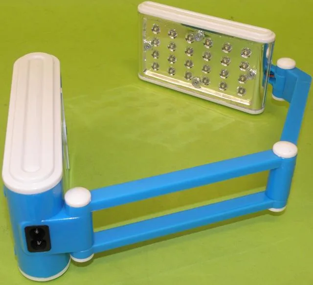 Lampada da tavolo «LED Fold Super Capacity Desk Lamp» (Keyang)