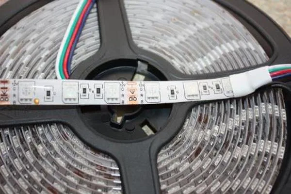 Catena di illuminazione a LED/stringa «LED Light strip» — foto 1 dell'alert A12/0931/19