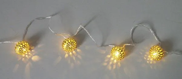 Catena di illuminazione «LED LIGHTS» — foto 2 dell'alert A12/0785/19
