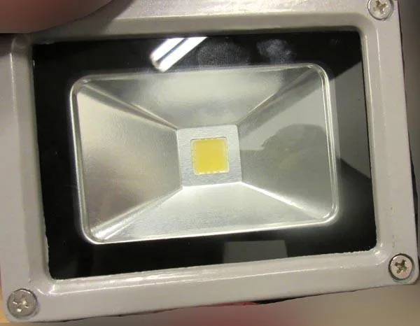 Luce di inondazione del LED «LED MH 10W» — foto 3 dell'alert A11/0127/16
