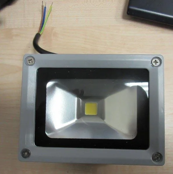 Proiettore a LED «LED prožektors ('LED Floodlight ')» — foto 2 dell'alert A11/0110/16