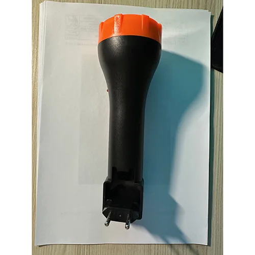 Torcia elettrica «LED RECARGABLE TORCH» — foto 3 dell'alert A12/02767/24