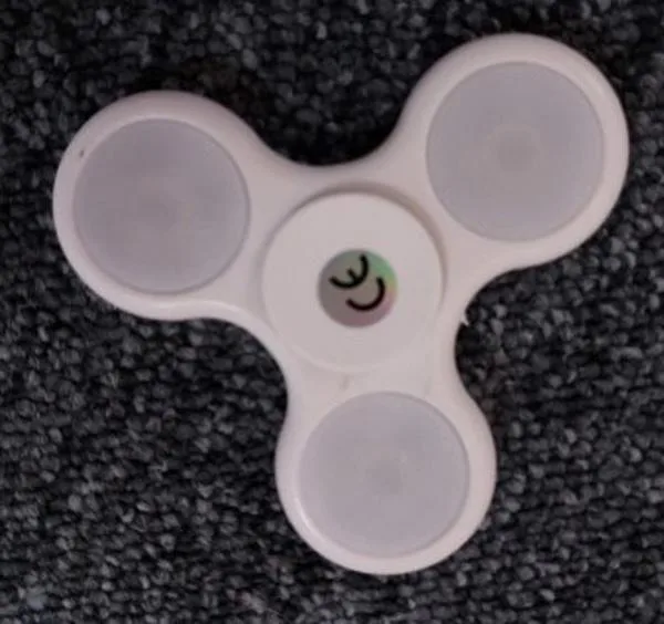 Filatore di Fidget «LED Spinner» — foto 2 dell'alert A12/0966/18