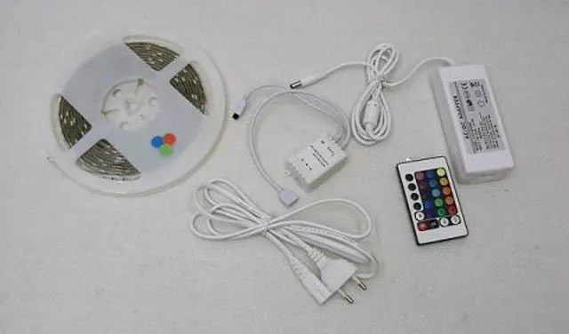 Striscia del LED «LED Strip Flexible Waterproof with 150 RGB SMD LEDs» — foto 2 dell'alert A12/0497/14