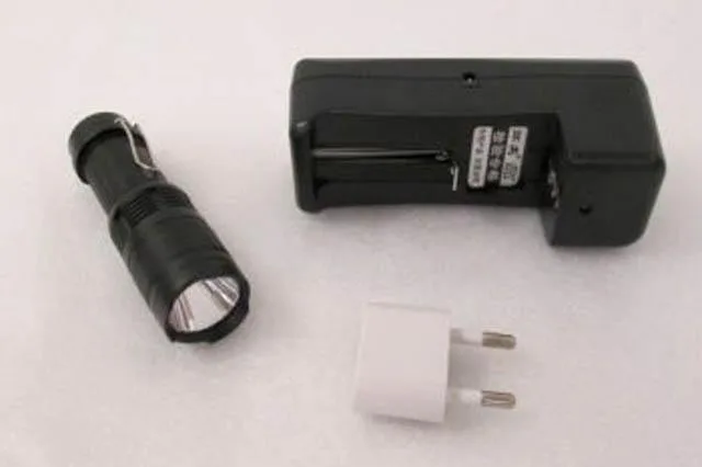 Torcia «LED Taskulamppu 140LM Cree LED» — foto 1 dell'alert A12/0368/14