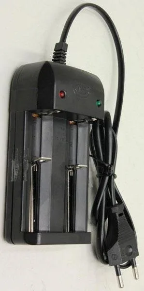 Caricabatterie «Li-ion CHARGER» — foto 1 dell'alert A12/0129/18
