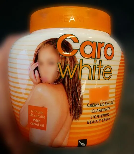 Prodotto schiarimento della pelle «Lightening beauty cream» (Caro White)