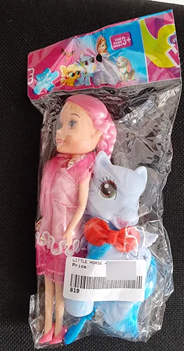 Bambola di plastica con cavallo «Little horse + Doll»