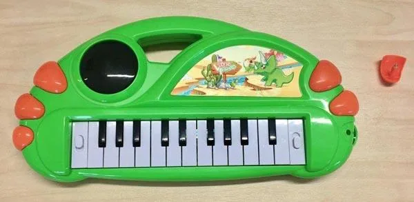 Giocattolo musicale «Little Pianist» — foto 2 dell'alert A12/1681/17