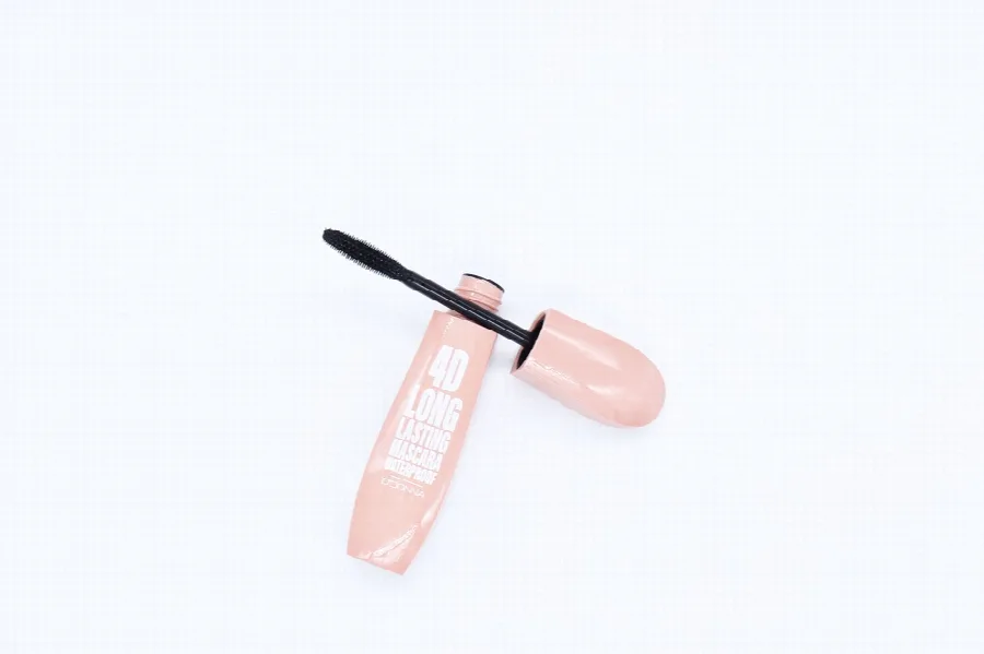 Mascara «Long Lasting 4D Mascara Waterproof» (Ddonna)
