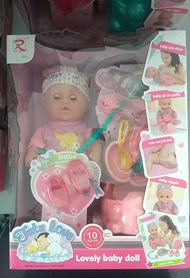 Bambola in plastica con accessori «Lovely baby doll» (Rong Long)