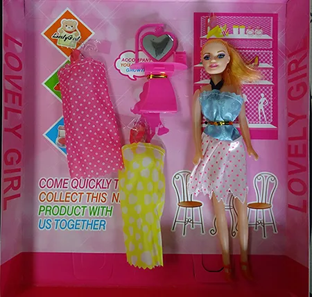 Bambola in plastica con accessori «Lovely girl»