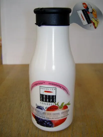 Lozione per il corpo – Aquolina Latte Corpo contenente yogurt Fraganza frutti di bosco (Aquolina)