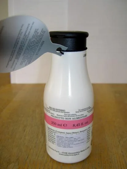 Lozione per il corpo – Aquolina Latte Corpo contenente yogurt Fraganza frutti di bosco — foto 3 dell'alert 0574/07