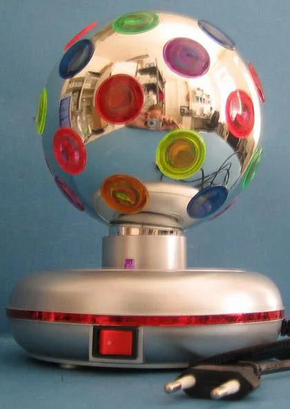 Luce disco con sfera girevole – Luminosa luce — foto 4 dell'alert 1371/08