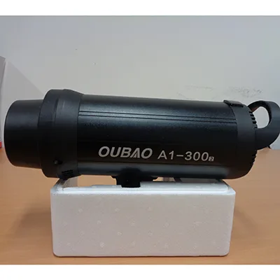 Luce flash da studio — foto 1 dell'alert A12/00270/24
