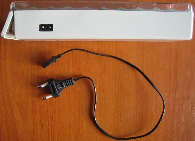 Luce ricaricabile "LED 20 ore di luce" — foto 2 dell'alert 0235/11