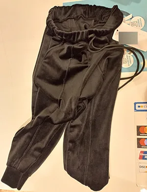 Pantaloni per bambini «lucky girl» — foto 3 dell'alert A12/00527/23