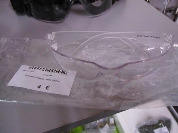 Occhiali protettivi «Lunettes incolores [colourless eyewear]» — foto 1 dell'alert A12/0649/18