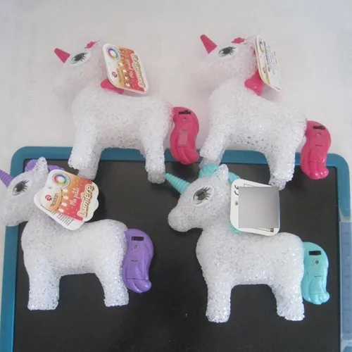 Giocattolo unicorno «Ma petite lumière» (ROLDAN)