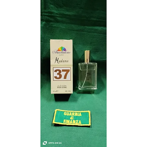 Eau de toilette «Madame 37» — foto 1 dell'alert SR/00067/25