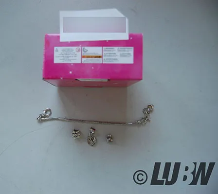 Bracciale con ciondoli «Mädchen Spielzeug Geschenk 4-12 Jahre, Charm Armband Kit DIY Schmuck Bastelset Mädchen G…» — foto 6 dell'alert INFO/00078/22