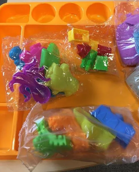 Sabbia modellabile «Magic Sand» — foto 3 dell'alert A12/0853/17