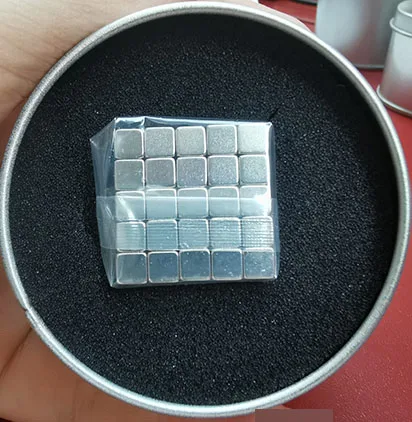 Set di giocattoli magnetici «Magnetic cubes» — foto 1 dell'alert A12/02753/23