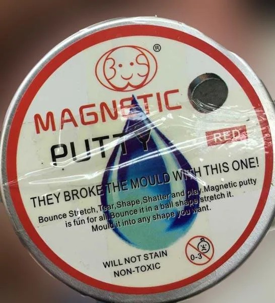 Melma del giocattolo «Magnetic putty» (Unknown)