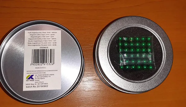 Sfere magnetiche «Magnetické kuličky Neocube 5 mm, 216 ks – zelená»