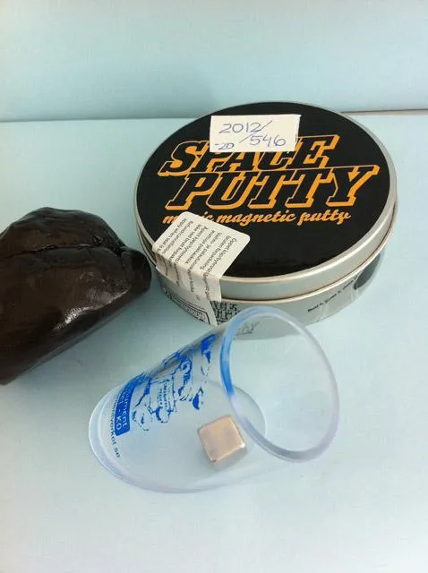 Magnetico Putty "Space Putty" — foto 2 dell'alert A12/0918/12