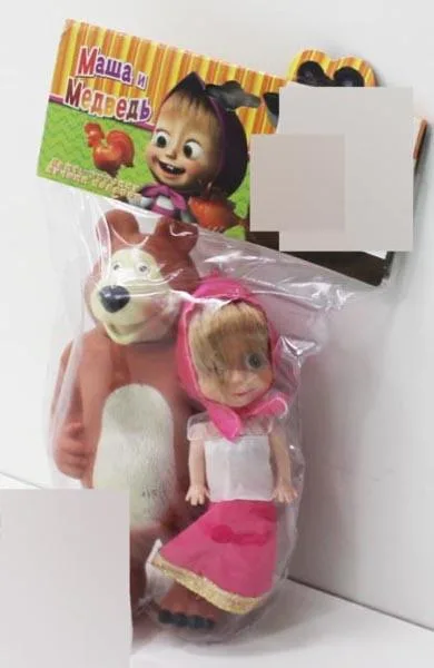 Bambola di plastica con orso «Masha and the bear» (Unknown)