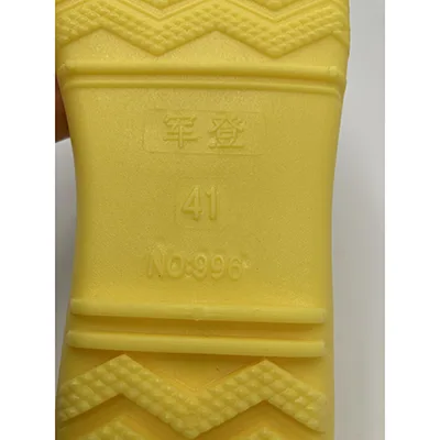 Scarpe di plastica «Massageskor» — foto 2 dell'alert A12/02557/24