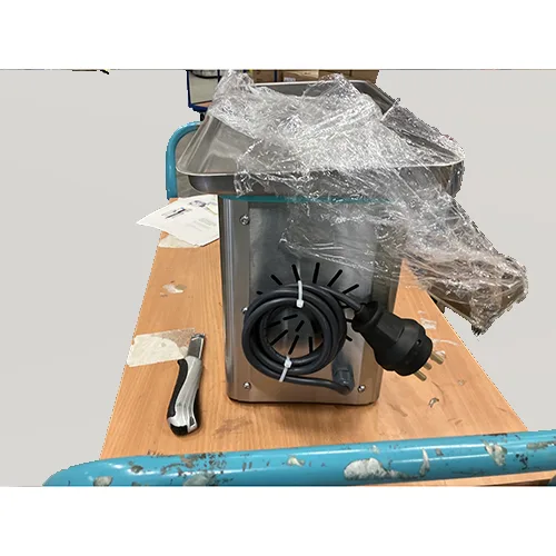 Tritacarne «MEAT MINCER UKM-12» — foto 5 dell'alert SR/03117/25